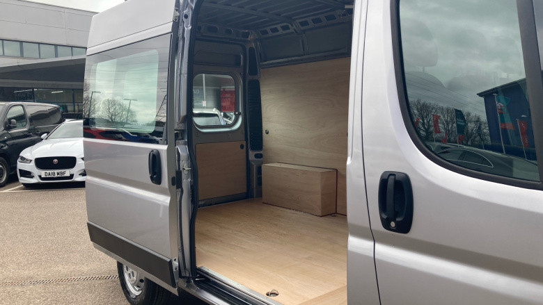 Vauxhall Movano 3500 L2 Diesel Fwd 2.2 Turbo D 140ps H2 Van Prime